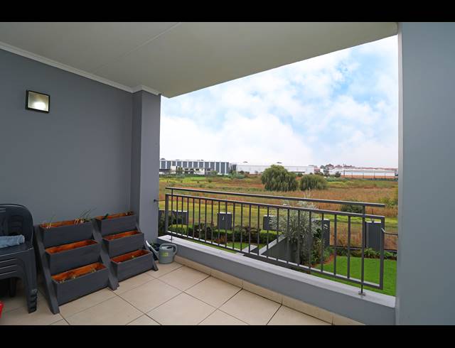 3 BEDROOM APARTMENT FOR SALE IN MODDERFONTEIN